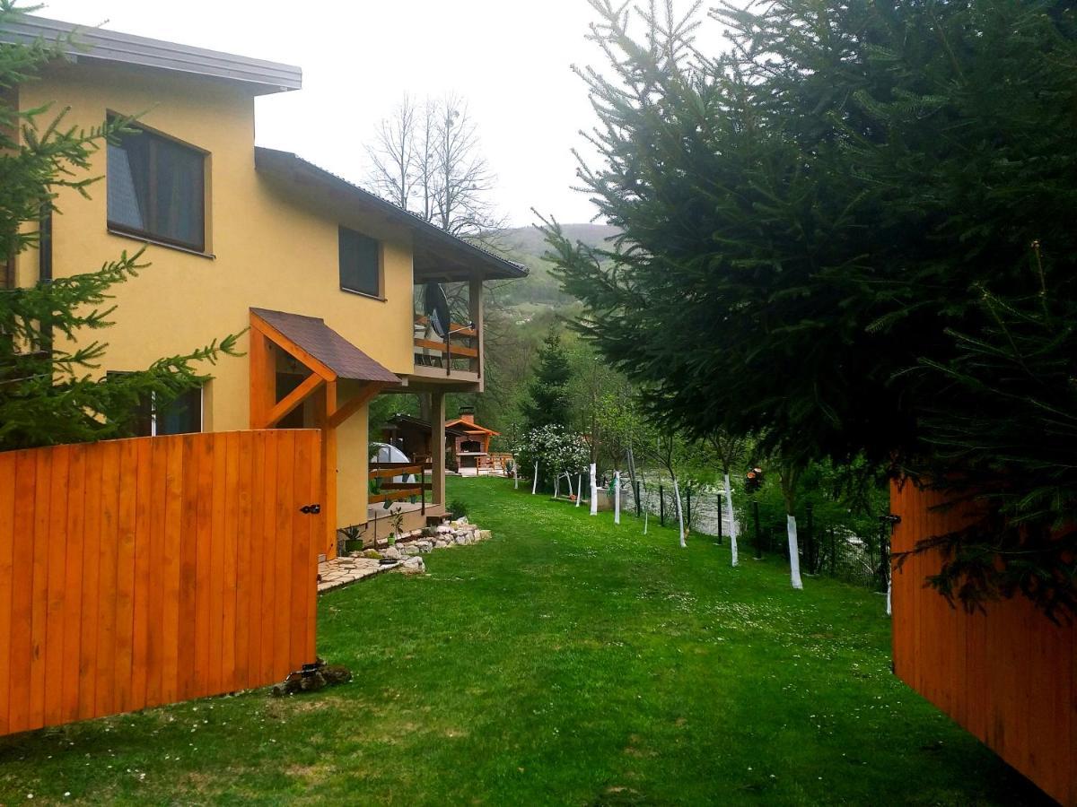 Eden Visoko Apartment Luaran gambar