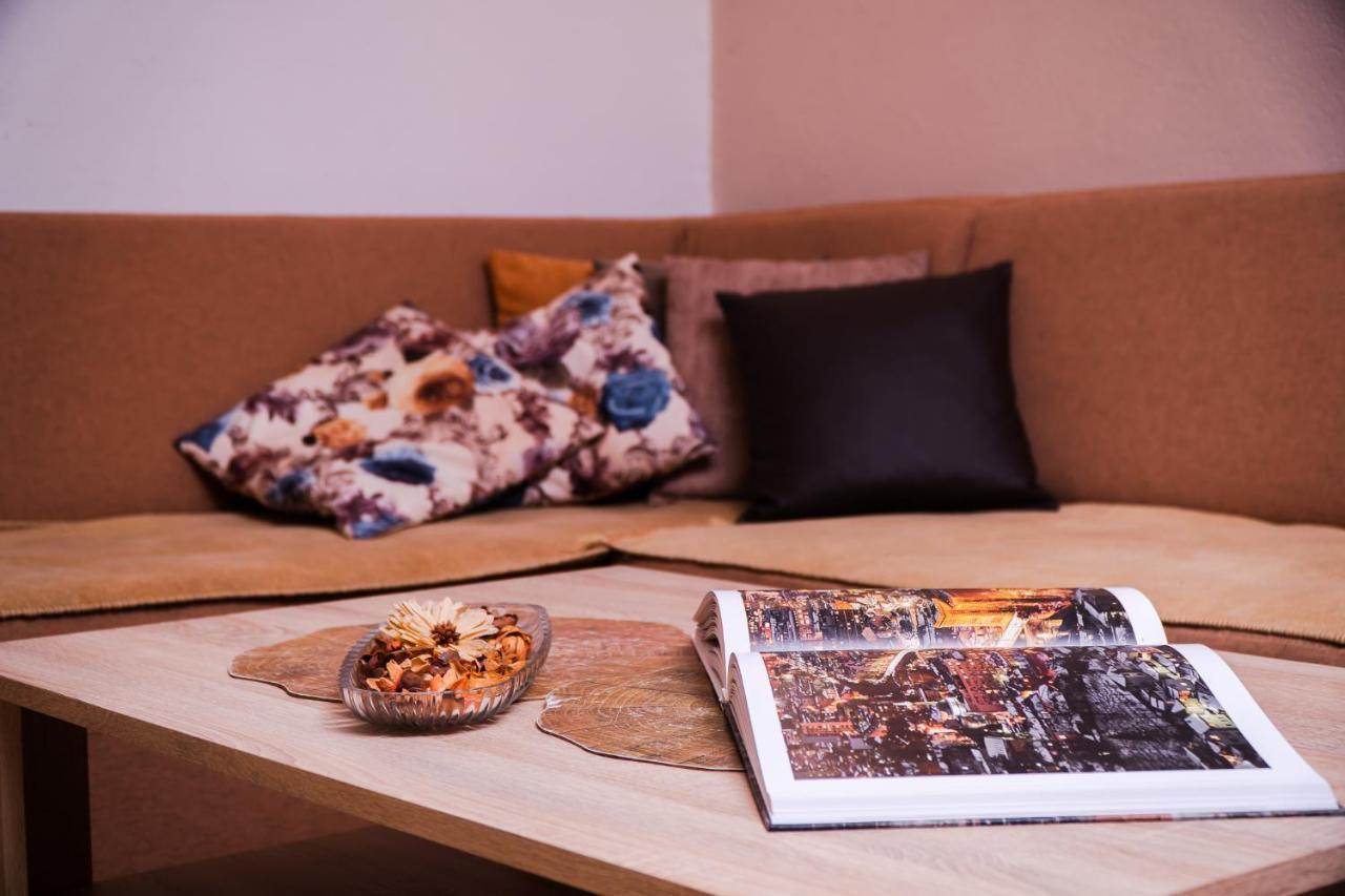 Eden Visoko Apartment Luaran gambar