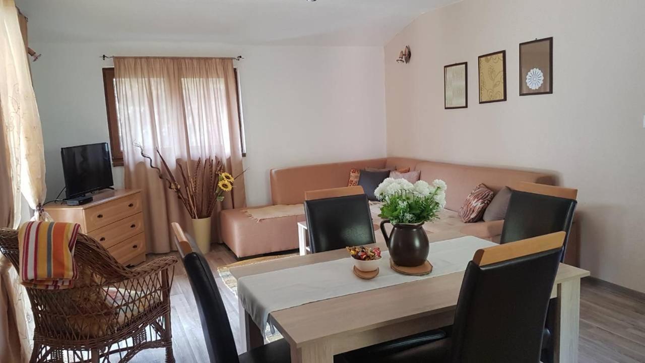Eden Visoko Apartment Luaran gambar